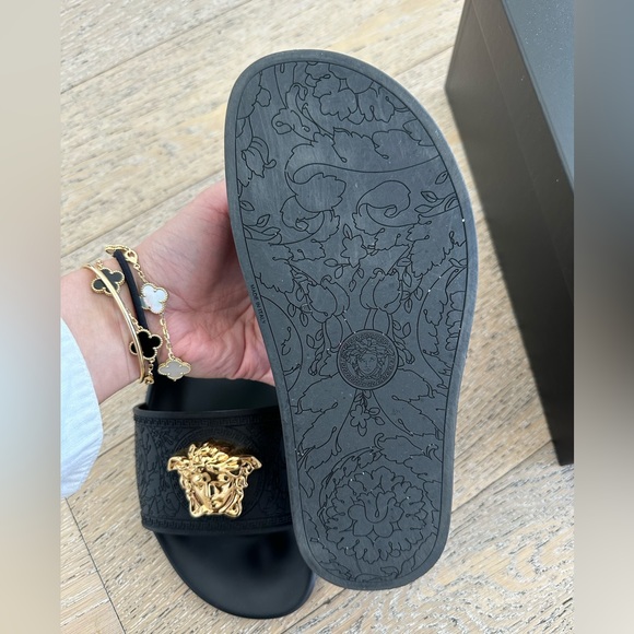 Versace women’s slides - Picture 3 of 4